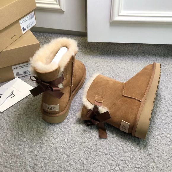 New UGG Classic Ultra Mini Boot Chestnut (Women's). PRICE IS FIRM - Picture 6 of 6